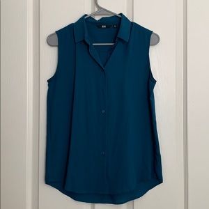 Uniqlo sleeveless rayon button up